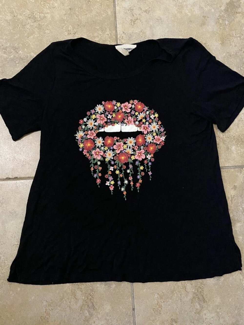 Savanna Jane Black Floral Lips Graphic Tee Short Sleeve Sz M Medium - Picture 3 of 14